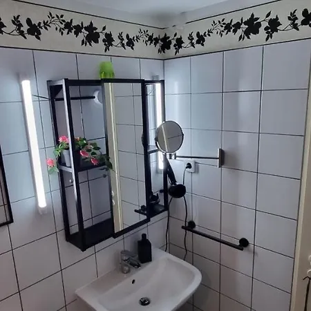 Black&White Designer Business Apartment Fuer 4 Mit Kueche+5G Wlan+Netflix Nahe Der City Appartement *